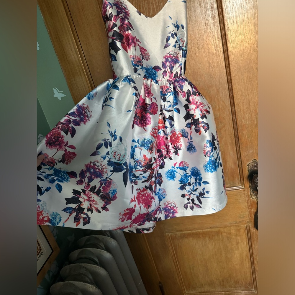 AKIRA Floral Print Dress - White, Blue, Red - Picture 11 of 12